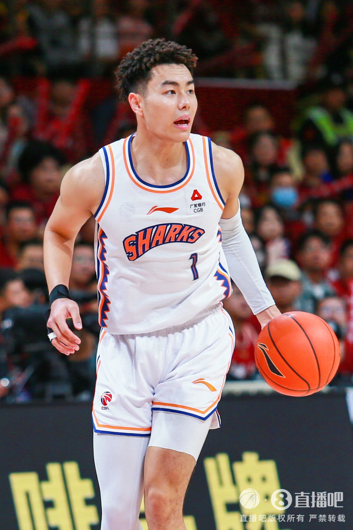 状态火热!李添荣15投10中&三分12中7 得到28分3板2助